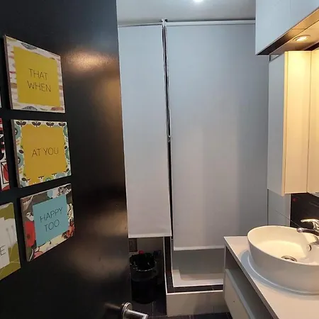 Modern And Cozy In Grbavica * 塞拉耶佛