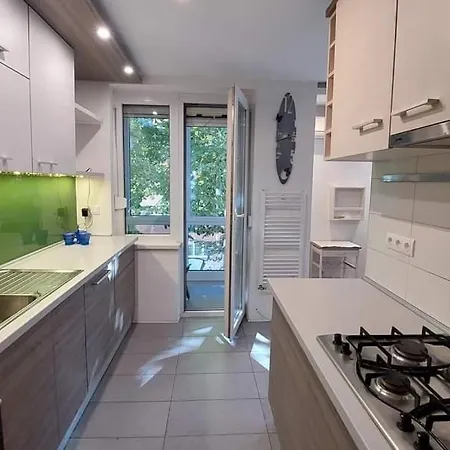 Modern And Cozy In Grbavica 塞拉耶佛